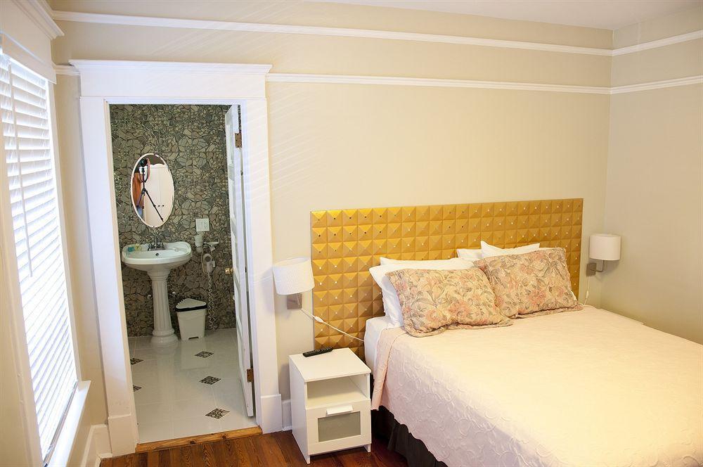The Mansion House Inn St. Petersburg Esterno foto
