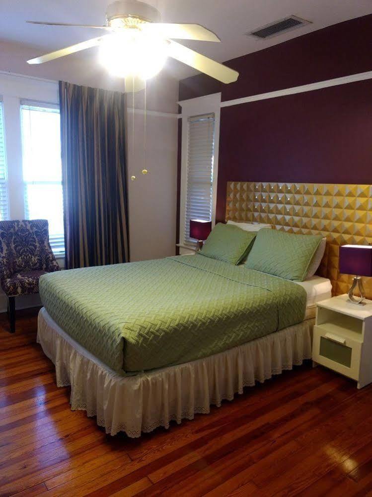The Mansion House Inn St. Petersburg Esterno foto